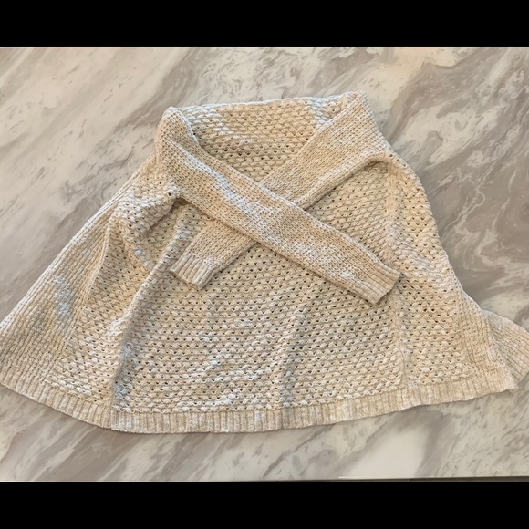 CAT & JACK CREAM CARDIGAN SWEATER GIRLS 10/12 - Picture 3 of 4